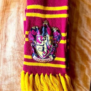 Wool Gryffindor scarf